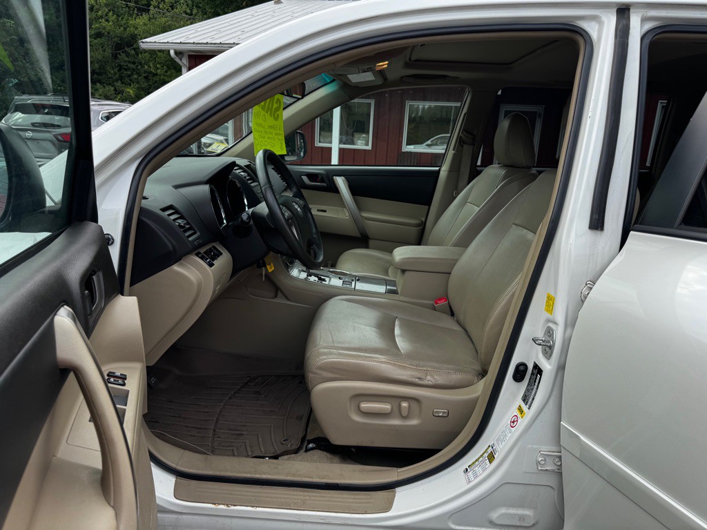 2010 Toyota Highlander Image 11