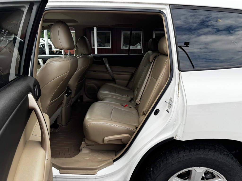 2010 Toyota Highlander Image 13