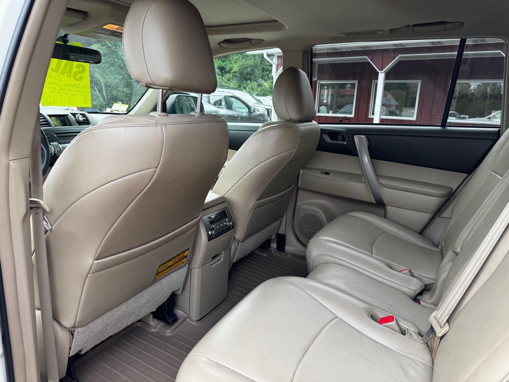 2010 Toyota Highlander Image 15