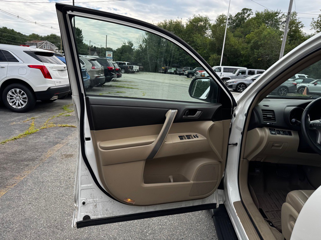 2010 Toyota Highlander Image 18