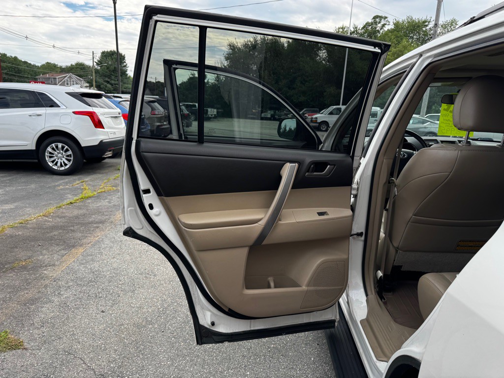 2010 Toyota Highlander Image 19