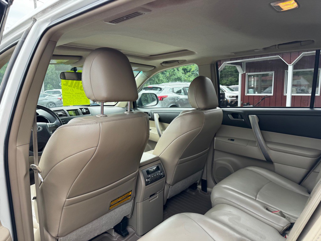 2010 Toyota Highlander Image 20