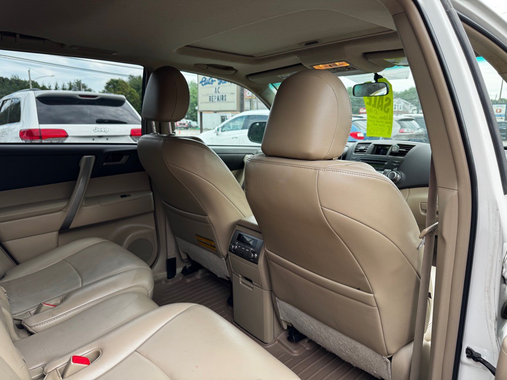2010 Toyota Highlander Image 27