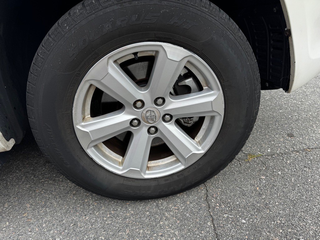 2010 Toyota Highlander Image 34