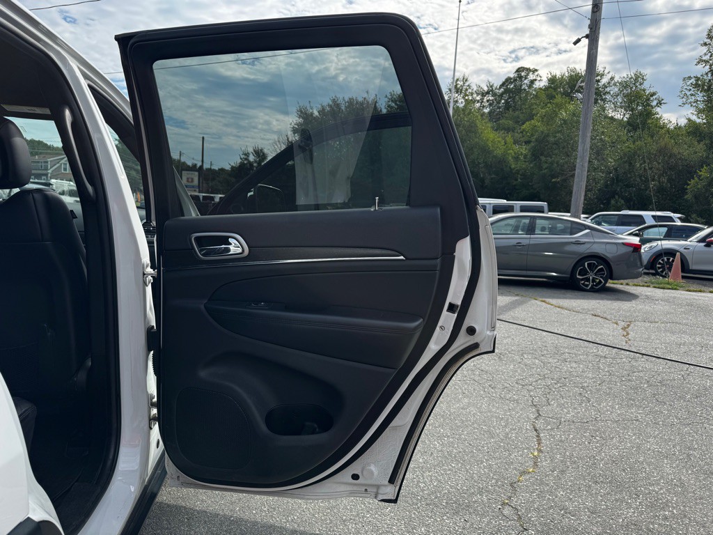 2018 Jeep Grand Cherokee Image 28