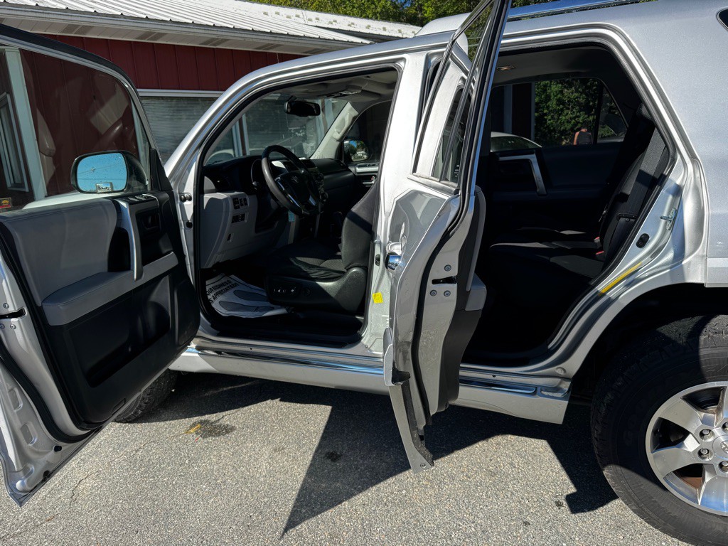 2012 Toyota 4Runner Image 9