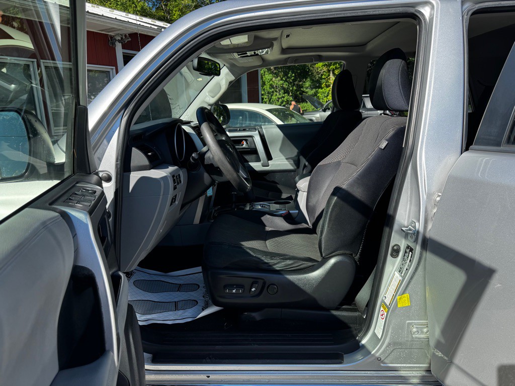 2012 Toyota 4Runner Image 12