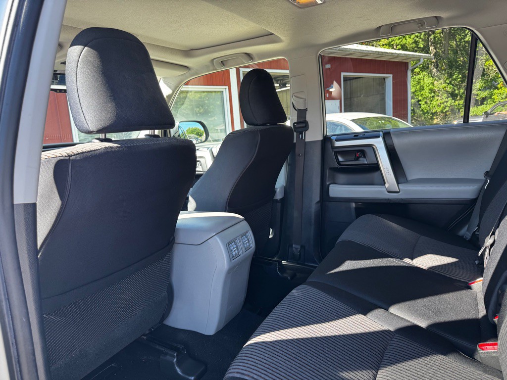 2012 Toyota 4Runner Image 16