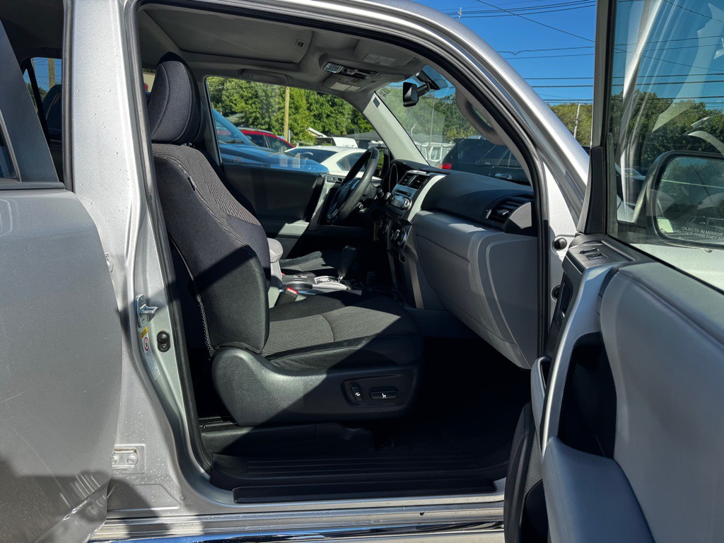 2012 Toyota 4Runner Image 21