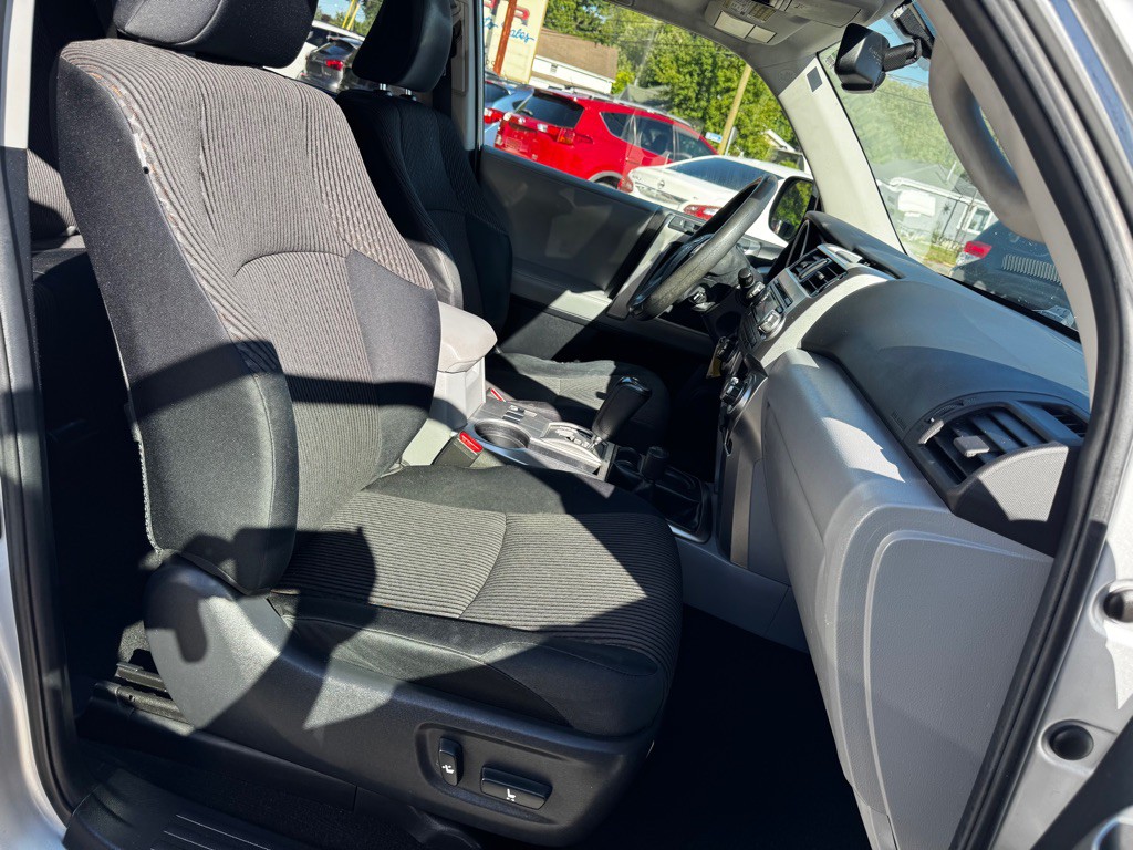 2012 Toyota 4Runner Image 22