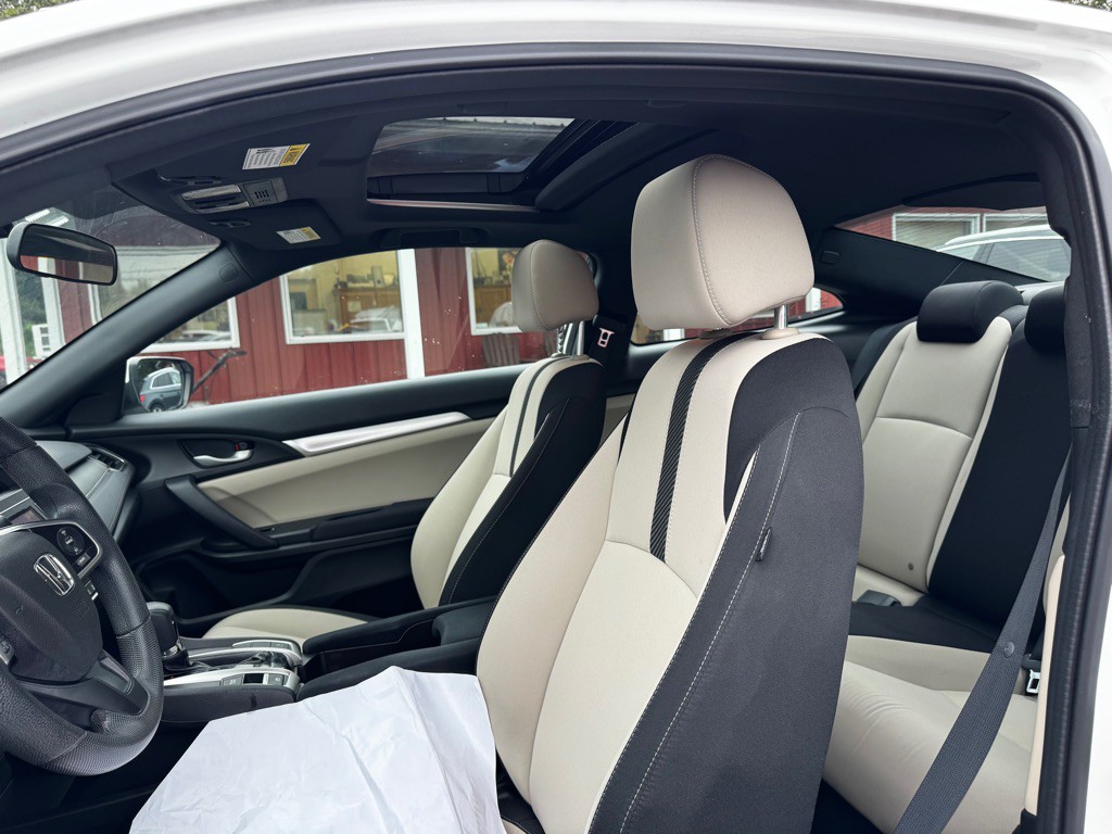 2018 Honda Civic Image 21