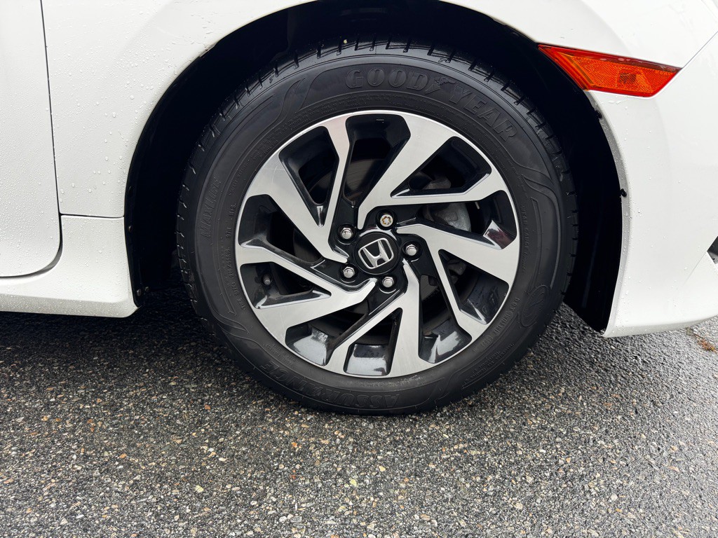 2018 Honda Civic Image 25