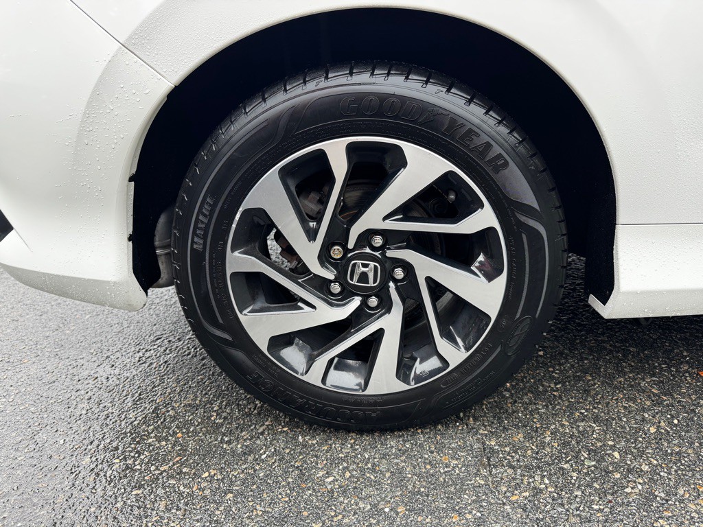2018 Honda Civic Image 26