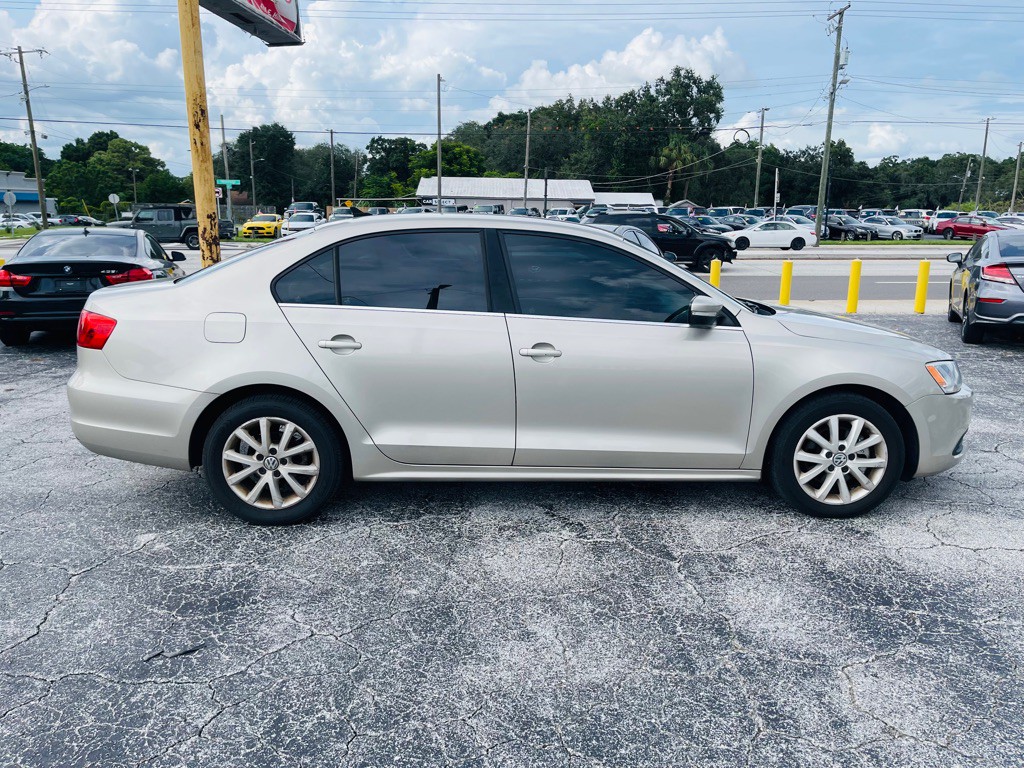 2013 Volkswagen Jetta Image 8