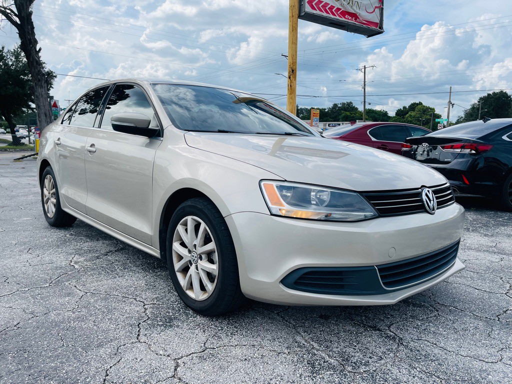 2013 Volkswagen Jetta Image 9