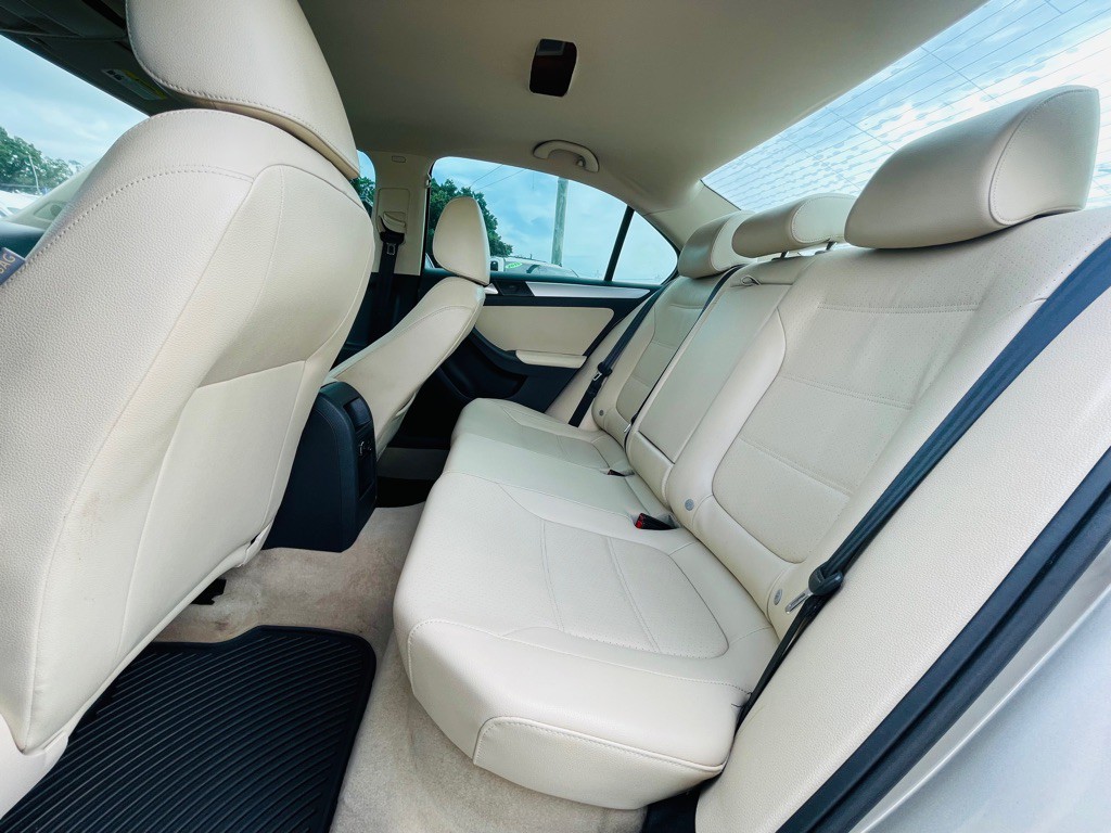 2013 Volkswagen Jetta Image 13