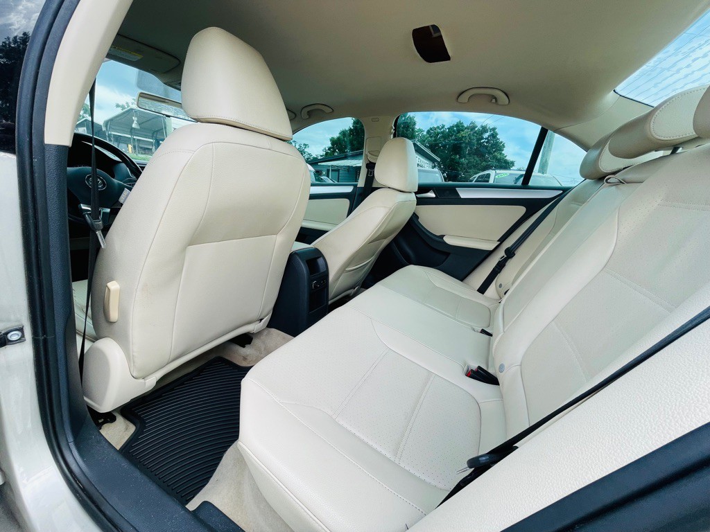2013 Volkswagen Jetta Image 14