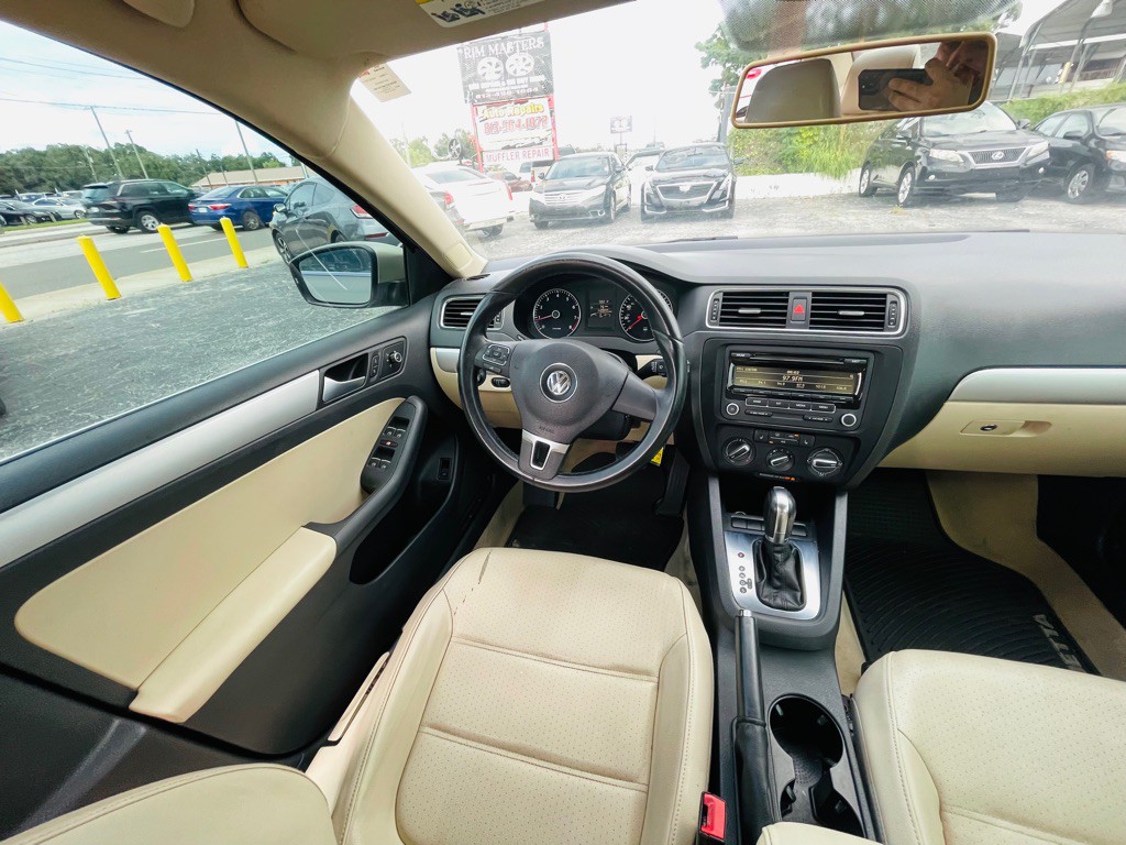 2013 Volkswagen Jetta Image 15