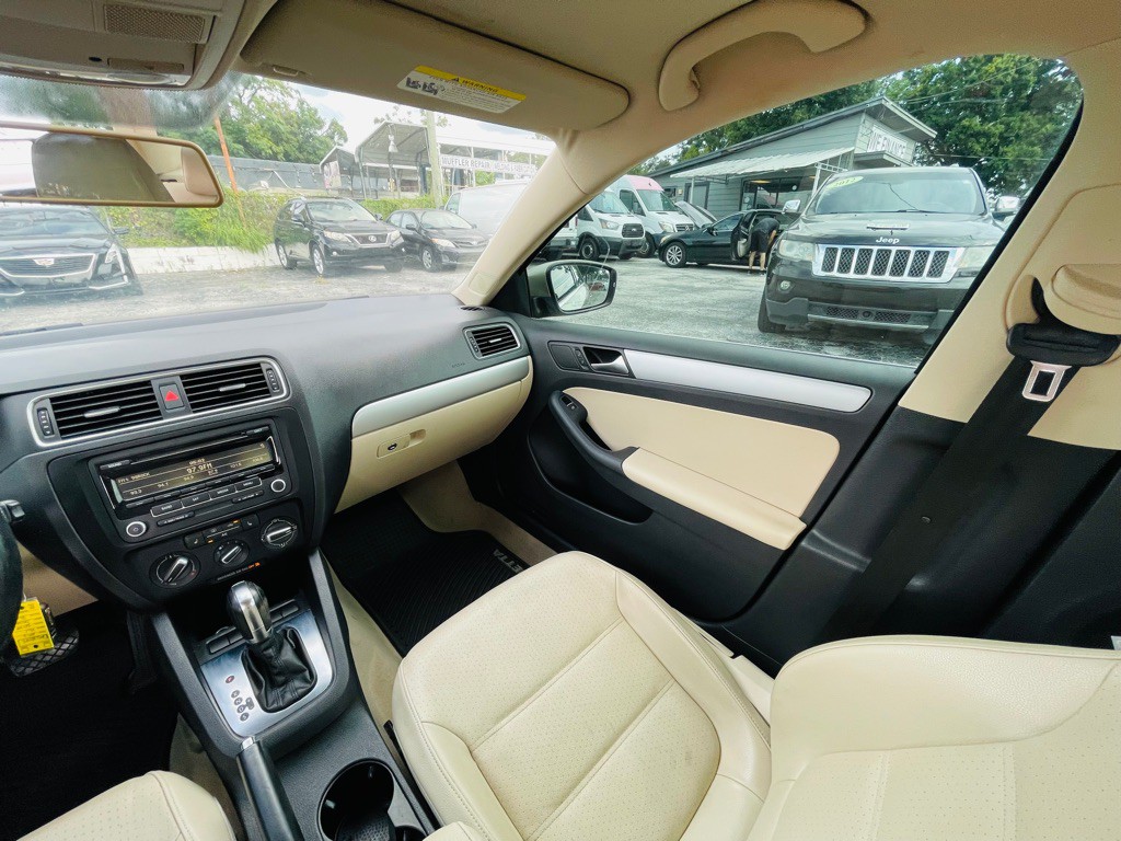 2013 Volkswagen Jetta Image 17
