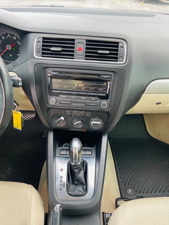 2013 Volkswagen Jetta Image 20
