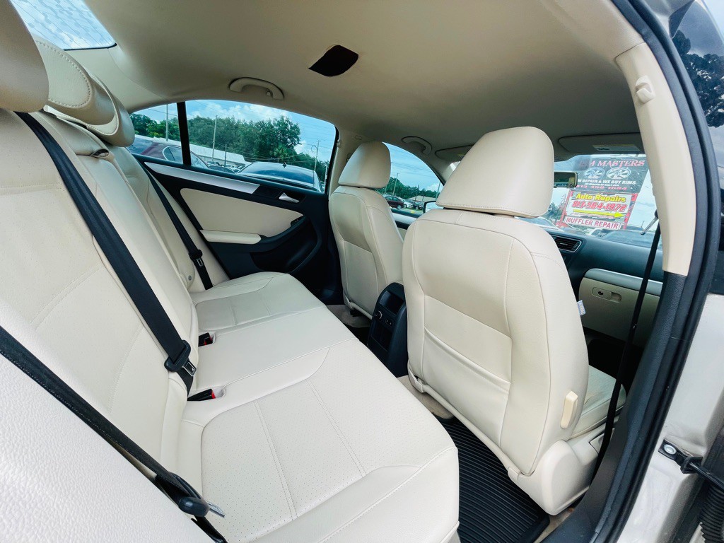 2013 Volkswagen Jetta Image 21