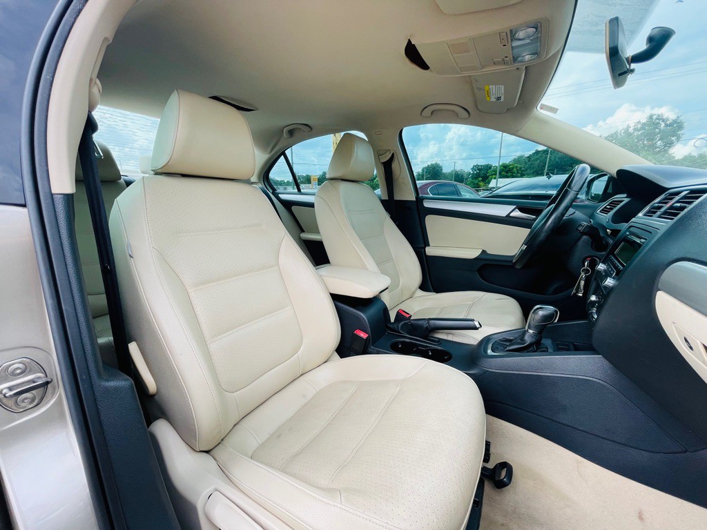 2013 Volkswagen Jetta Image 23
