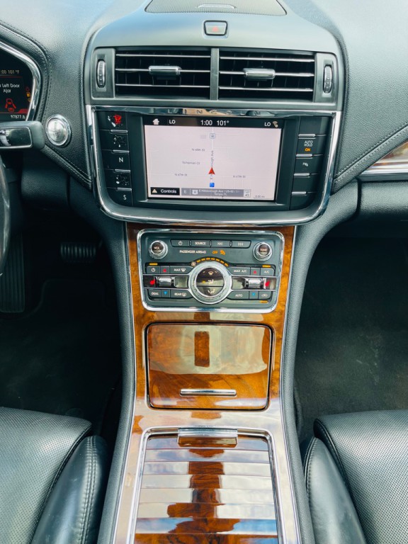 2019 Lincoln Continental Image 30