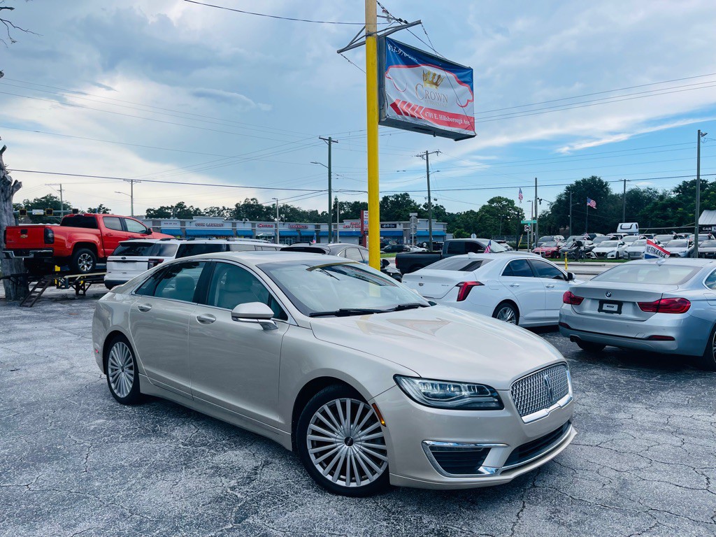 2017 Lincoln MKZ Image 1