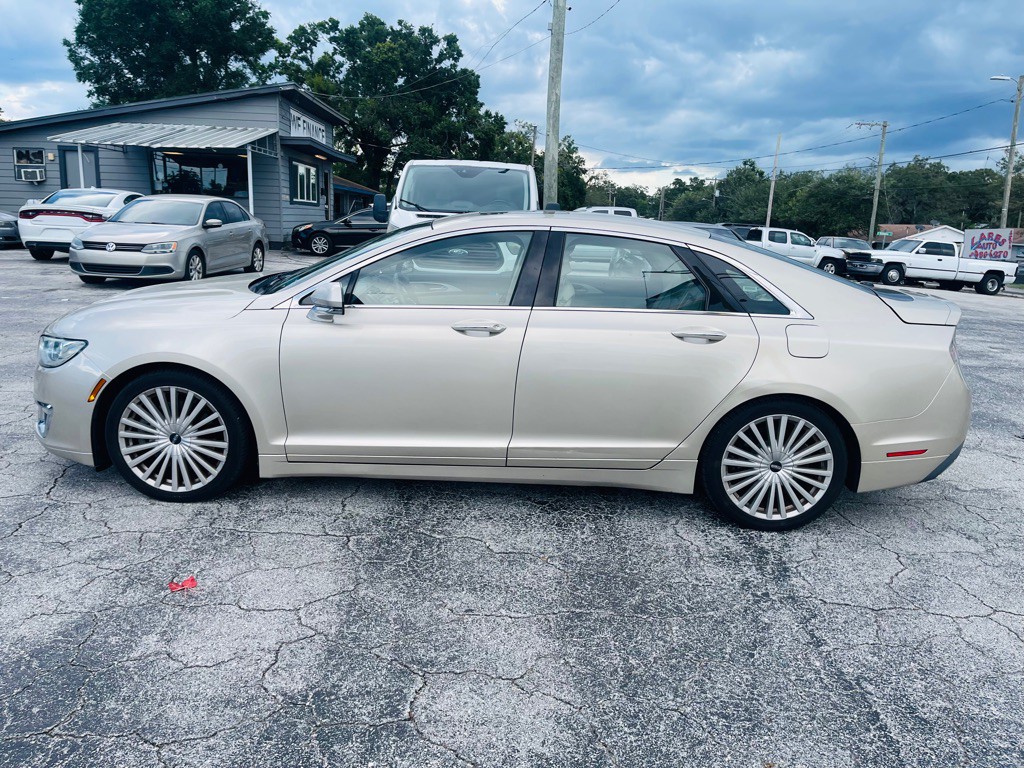 2017 Lincoln MKZ Image 9