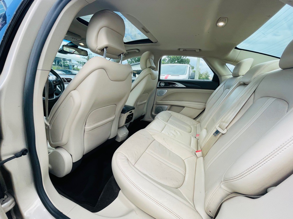 2017 Lincoln MKZ Image 22