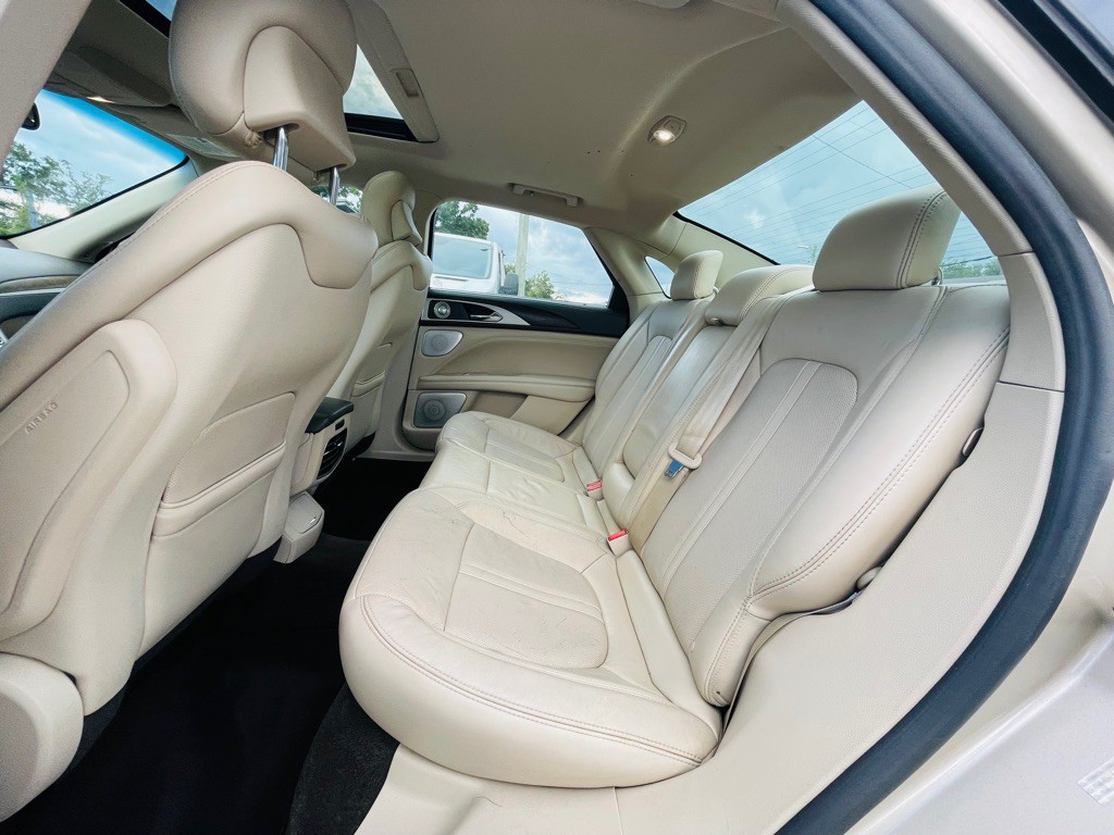 2017 Lincoln MKZ Image 23