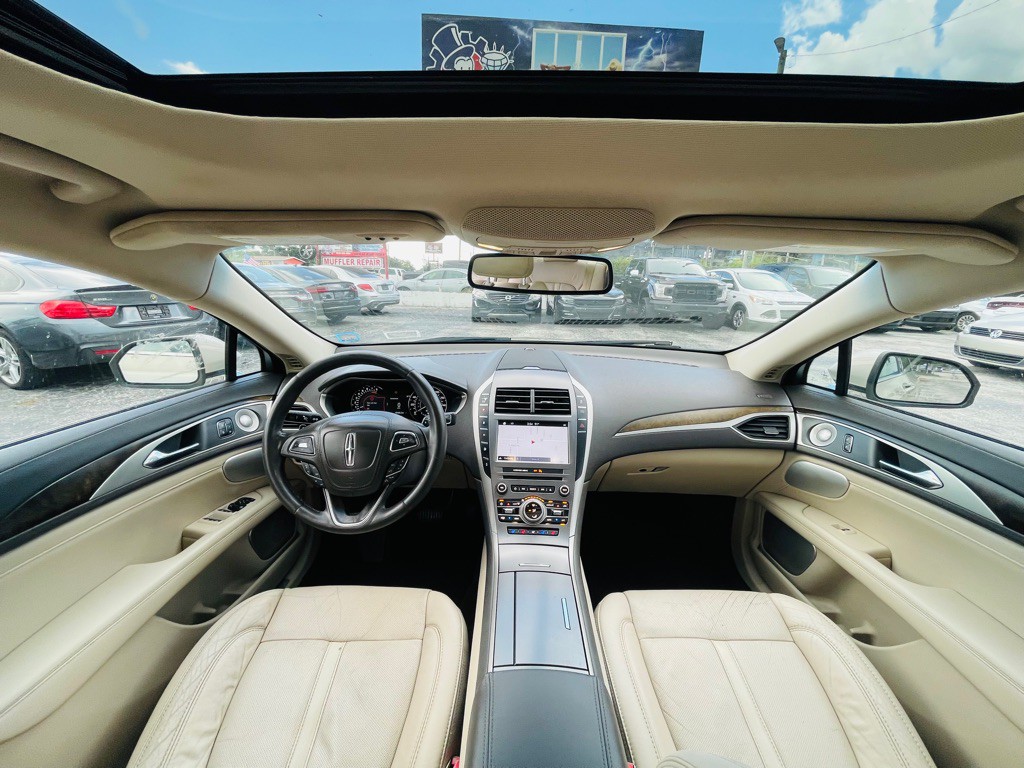 2017 Lincoln MKZ Image 25