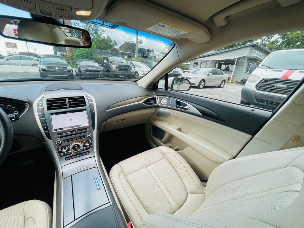 2017 Lincoln MKZ Image 26