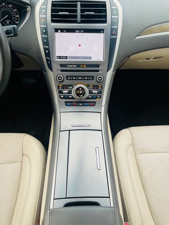 2017 Lincoln MKZ Image 29