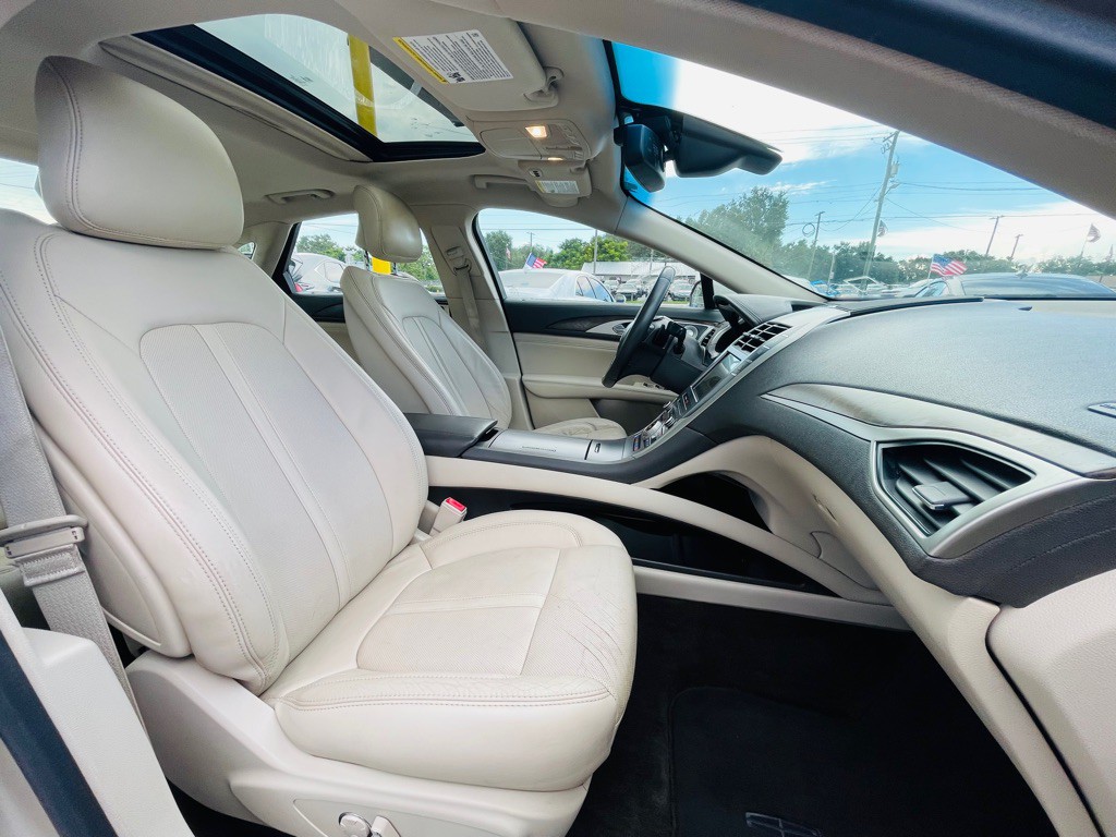 2017 Lincoln MKZ Image 35