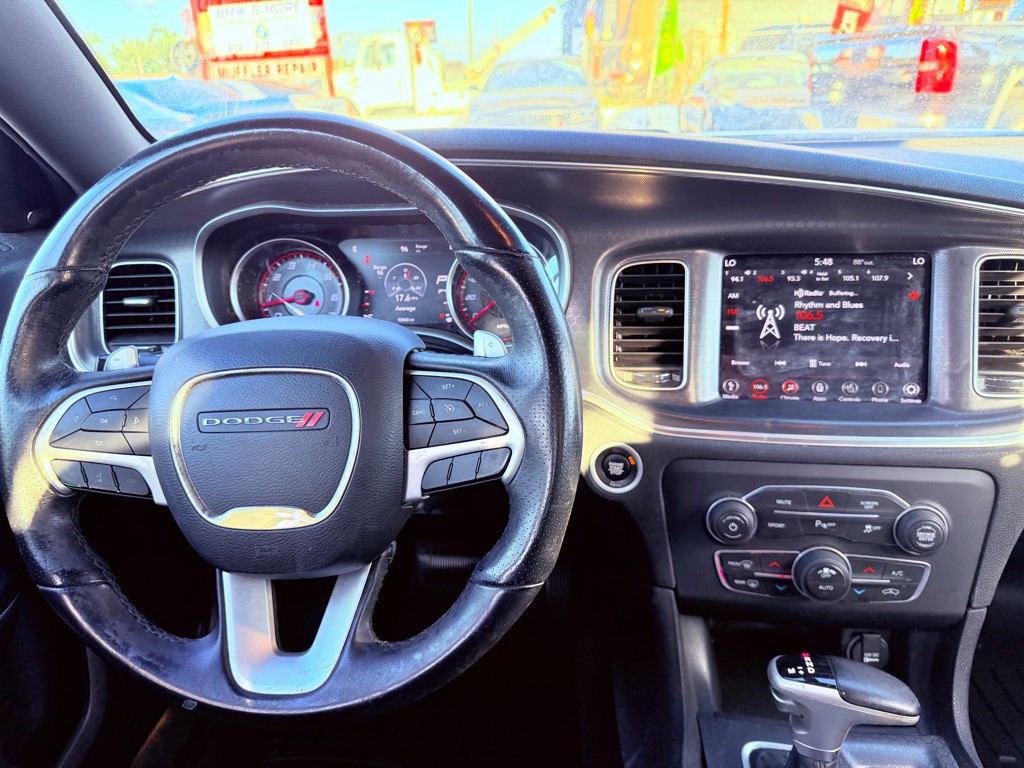 2018 Dodge Charger Image 18
