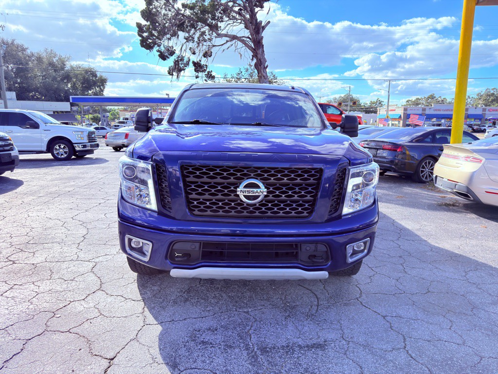 2019 Nissan Titan Image 3