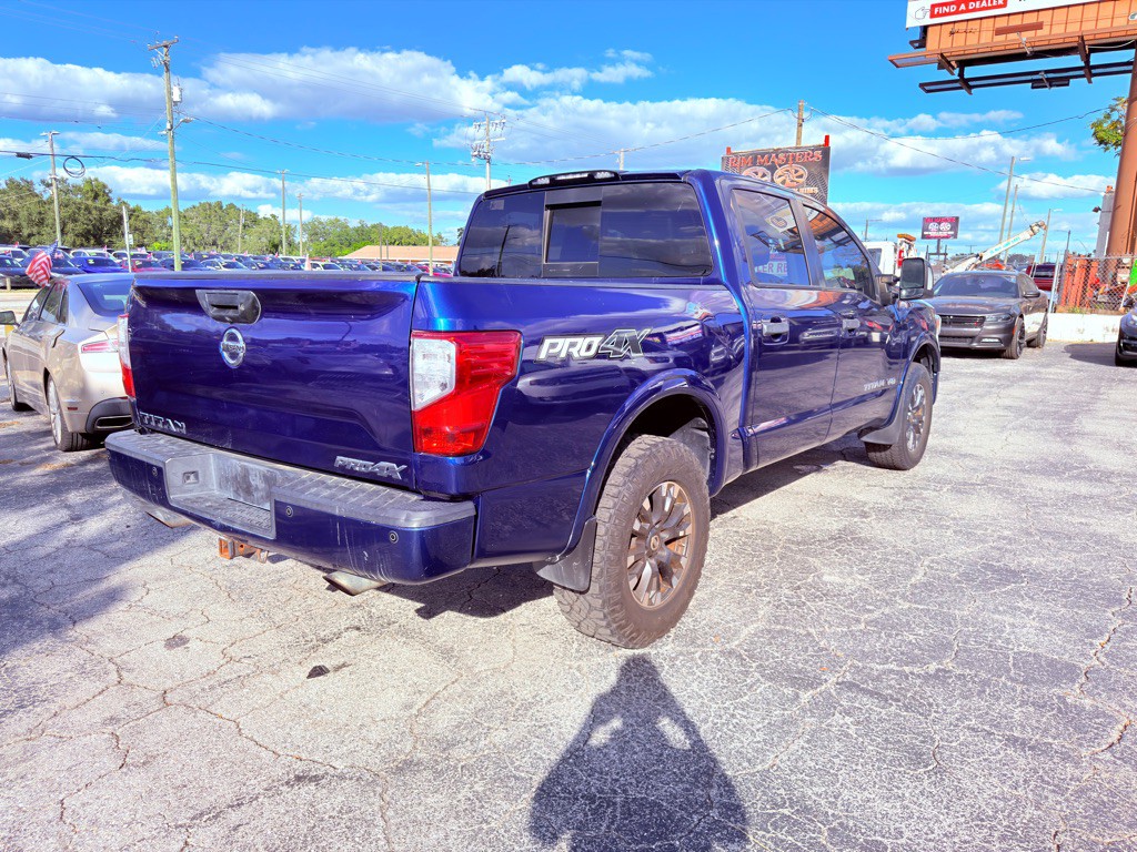2019 Nissan Titan Image 7