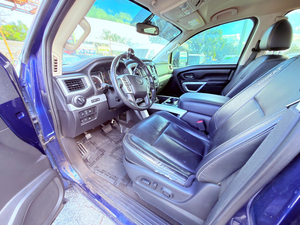 2019 Nissan Titan Image 9