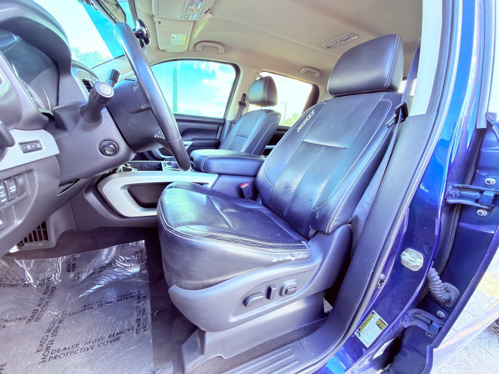 2019 Nissan Titan Image 10