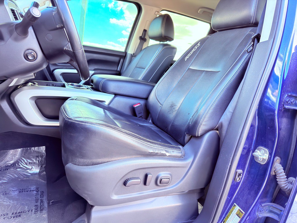 2019 Nissan Titan Image 11