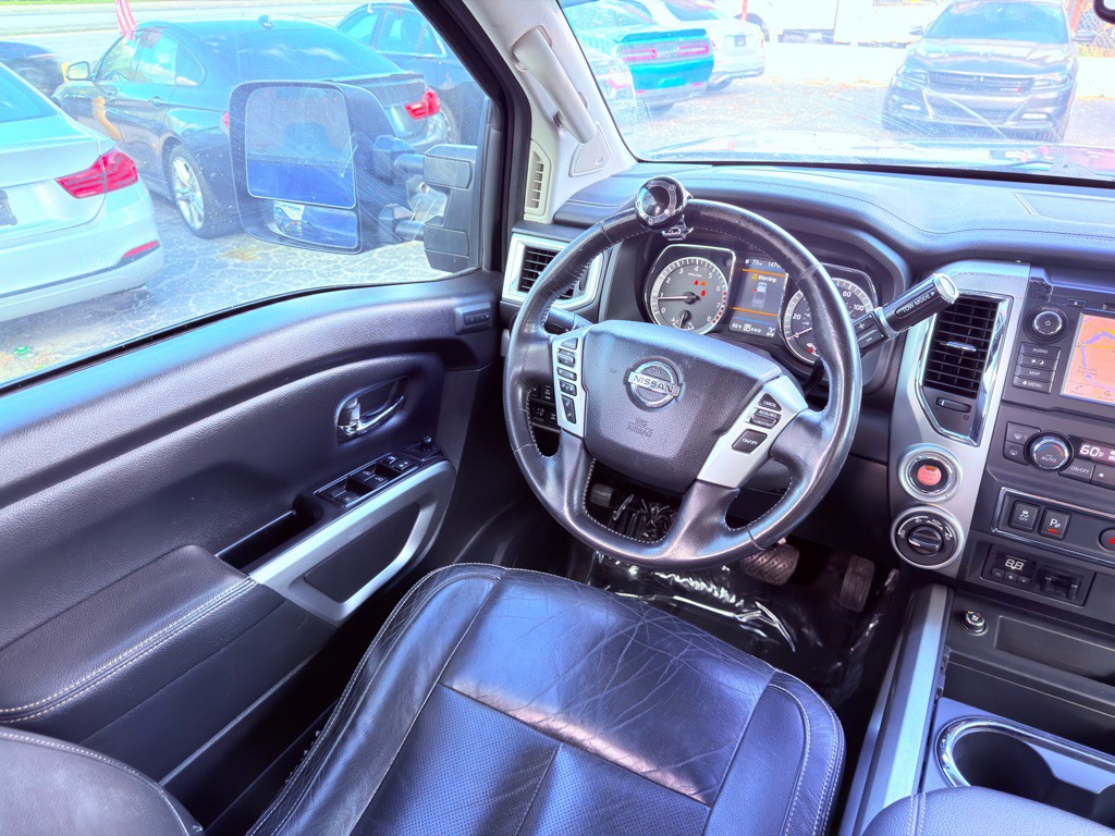 2019 Nissan Titan Image 12