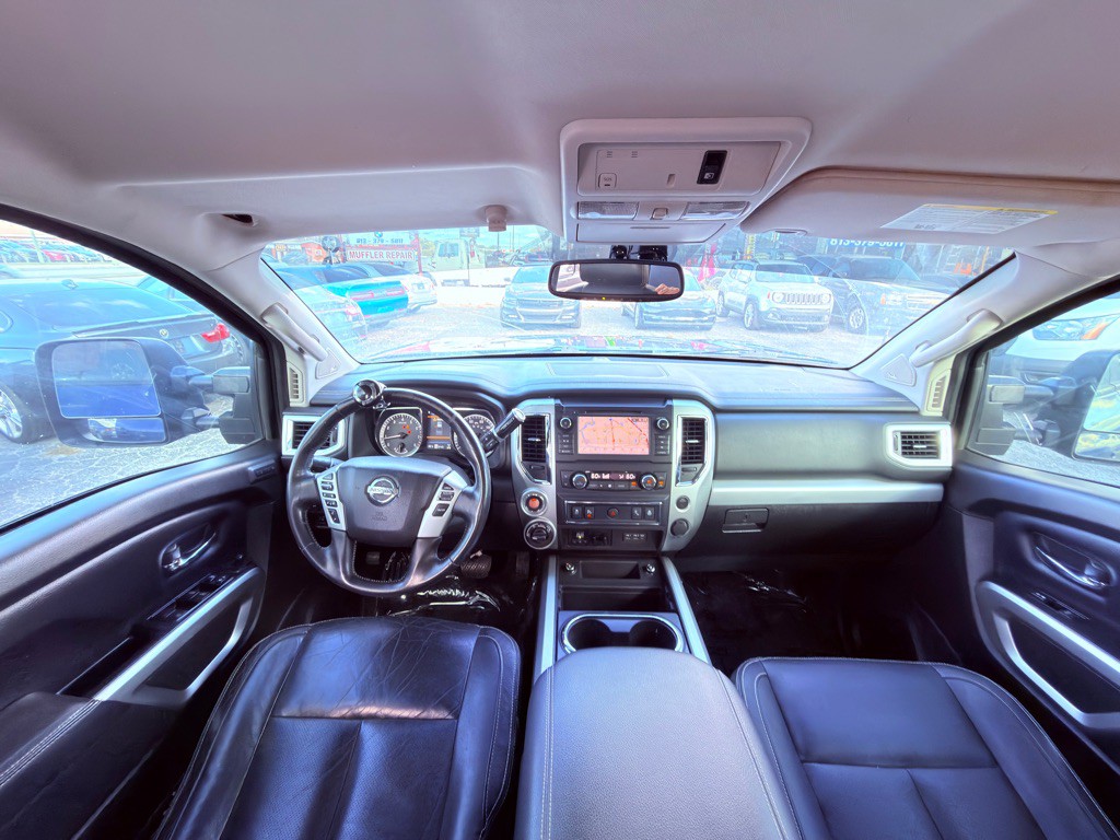 2019 Nissan Titan Image 13