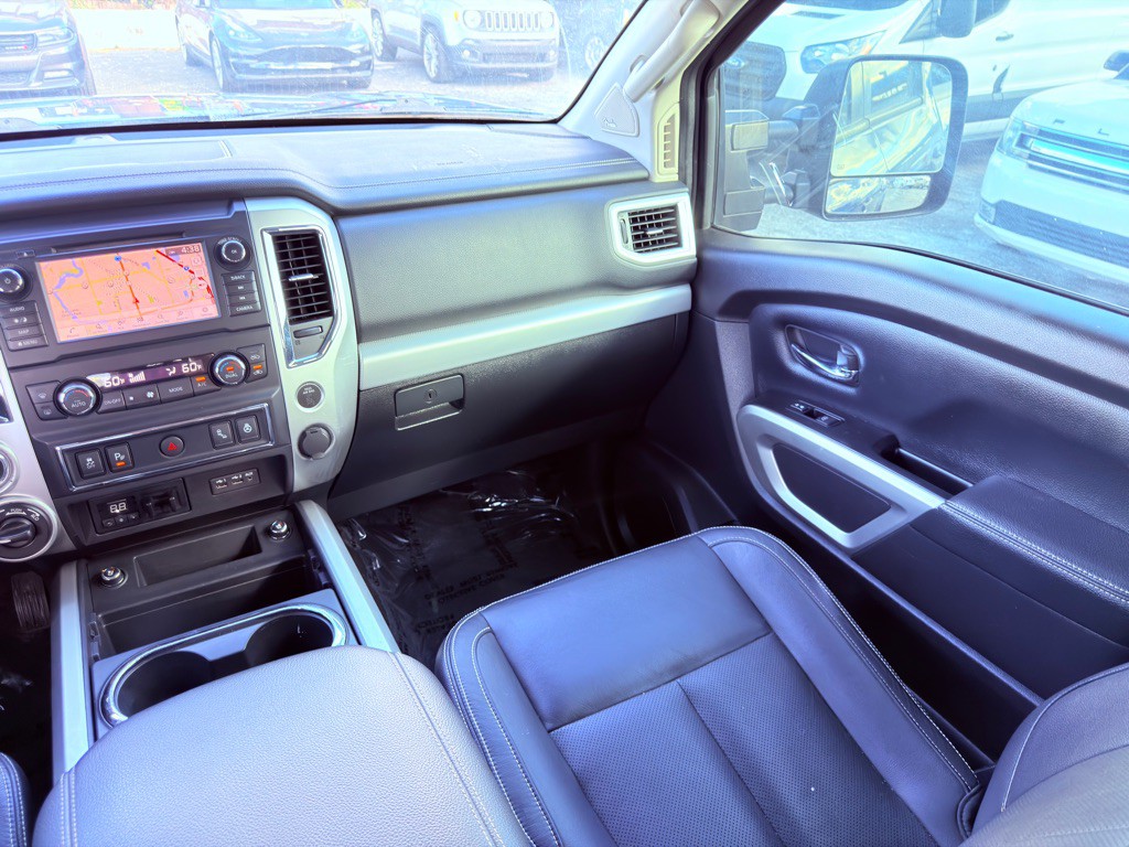 2019 Nissan Titan Image 14