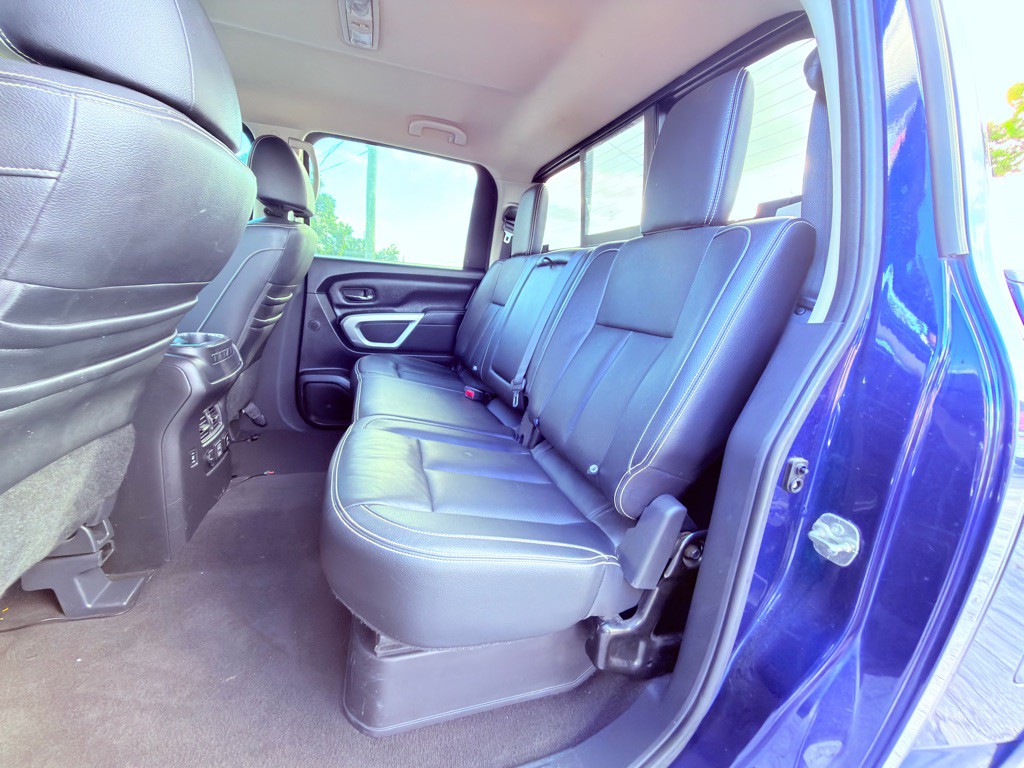 2019 Nissan Titan Image 18