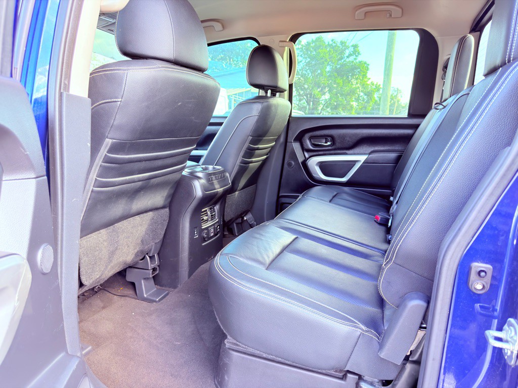 2019 Nissan Titan Image 19