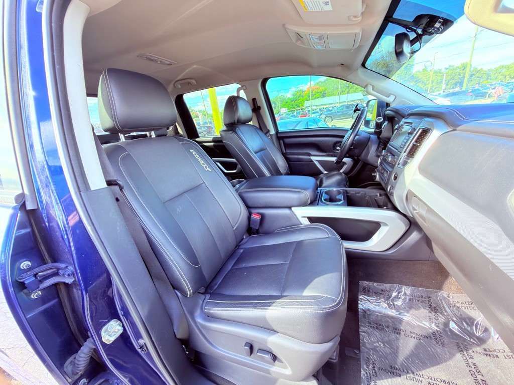 2019 Nissan Titan Image 21