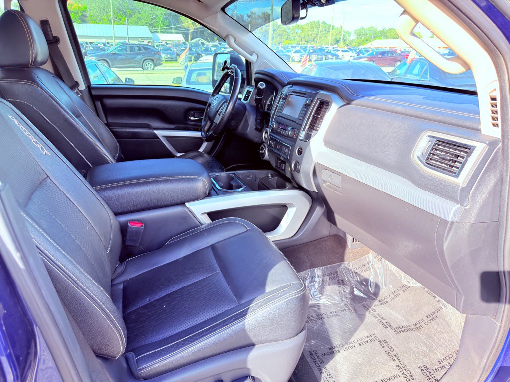 2019 Nissan Titan Image 22