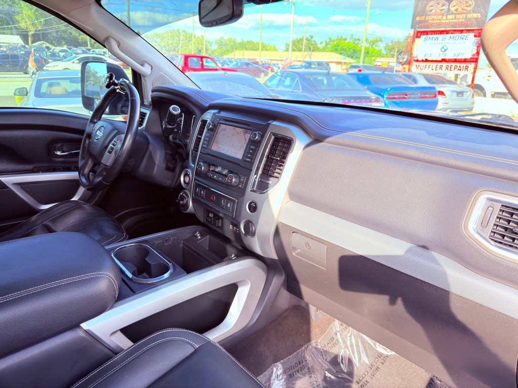 2019 Nissan Titan Image 23