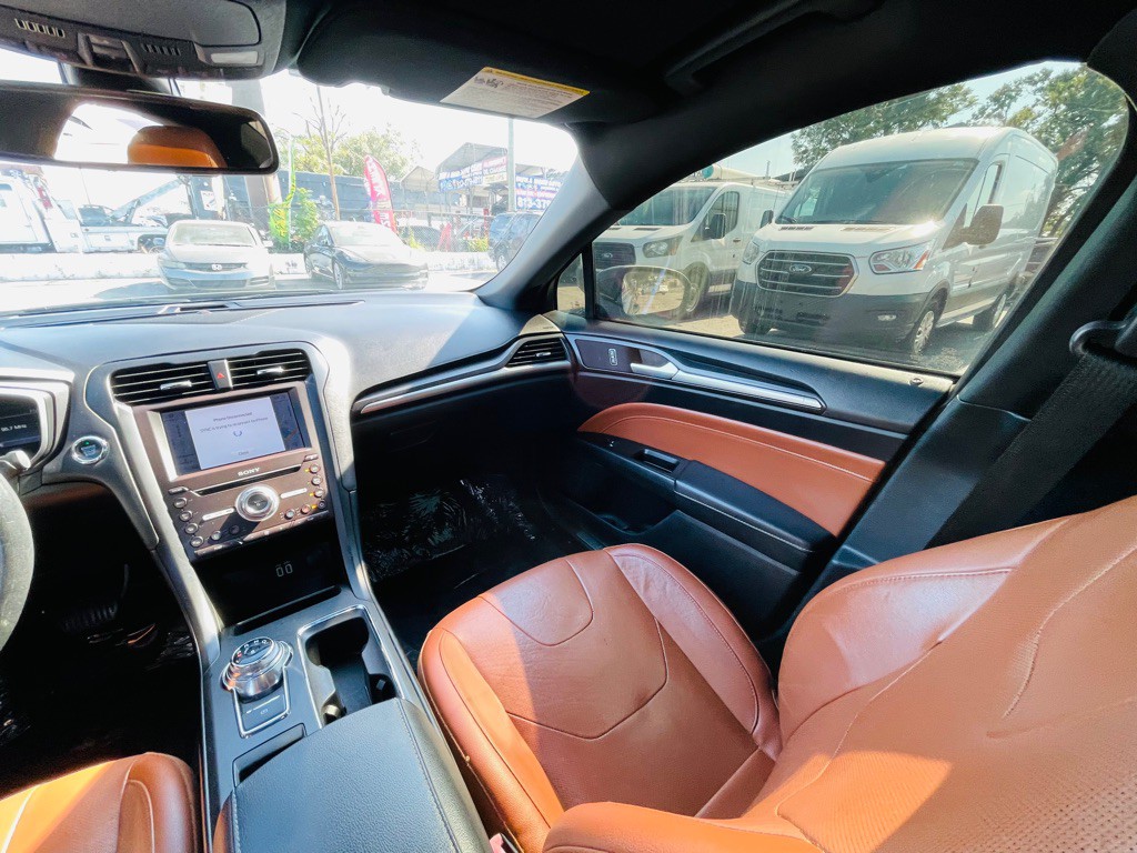 2020 Ford Fusion Image 20